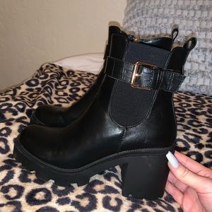 Cute Black Boots w/ buckle